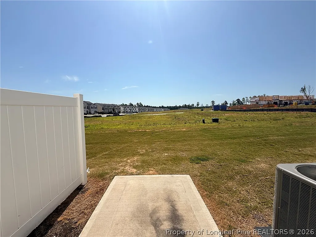 3 bed, 2.5 bath, 1416 sqft, $1,650 — Photo 2