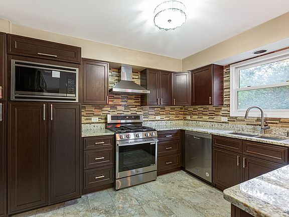 5th image of 77 Montclair Rd