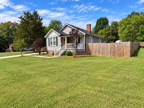132 Searcy St, Danville, VA 24541