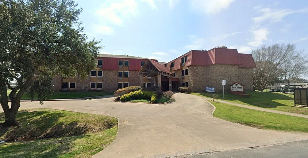 Pecan Village Apartments — Photo 4