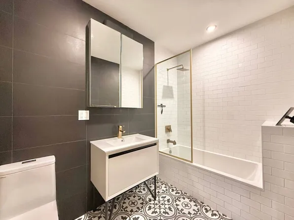 255 Mc Kibbin Street image 5 of 9