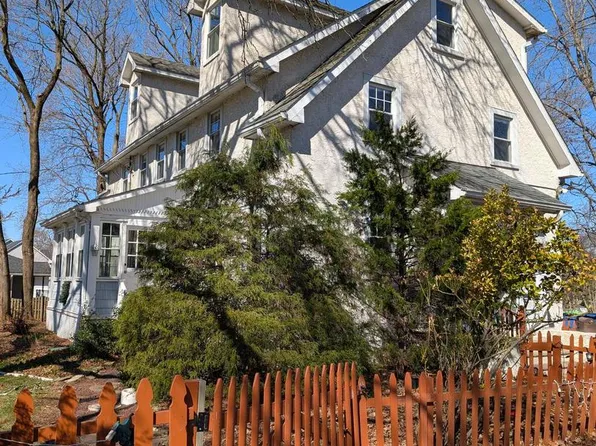 4 New Amwell Rd, Hillsborough, NJ 08844