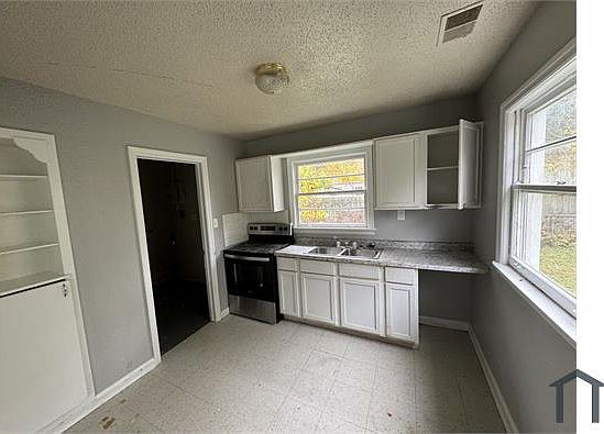 4th image of 2428 N Kitley Ave