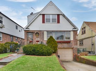 6105 228th St, Oakland Gardens, NY 11364
