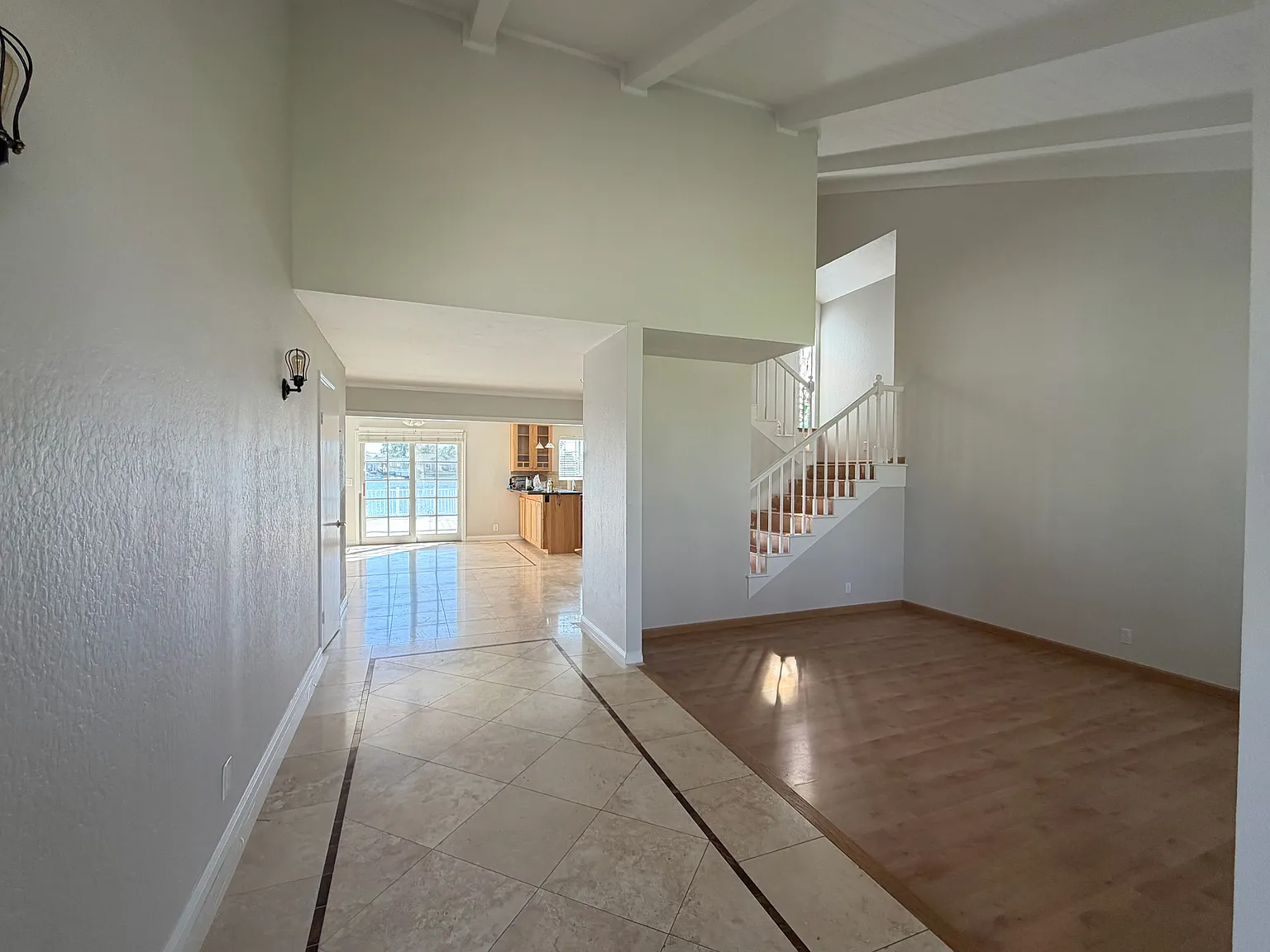 3 bed, 2.5 bath, 1917 sqft, $3,545 — Photo 3
