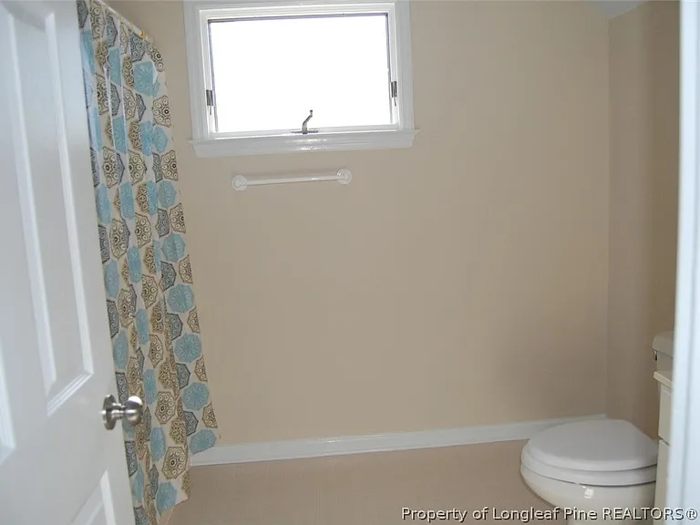 Greenbriar Dr — Photo 15