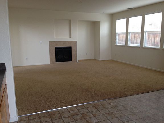 5th image of 2845 Woodfield Way