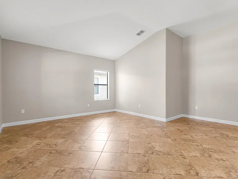 1317 Gleneagles Ln — Photo 6