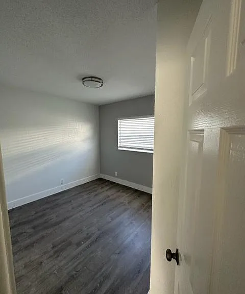 3660 NE 11th Ave #5 — Photo 10