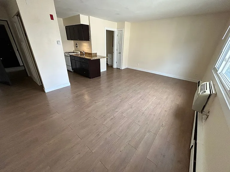 1535 N Van Buren St — Photo 6