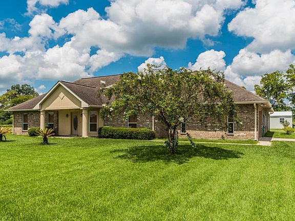 2nd image of 134 Fountainbleau Dr