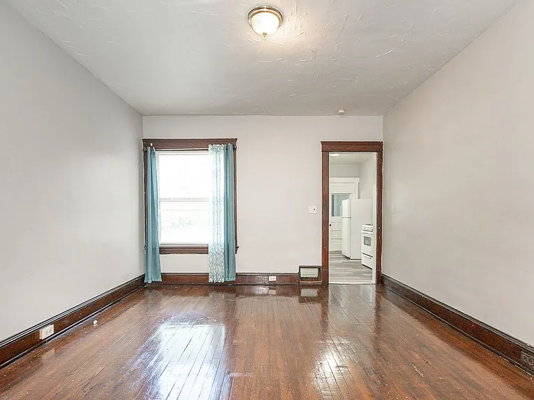 2801 Riverside Ave — Photo 2