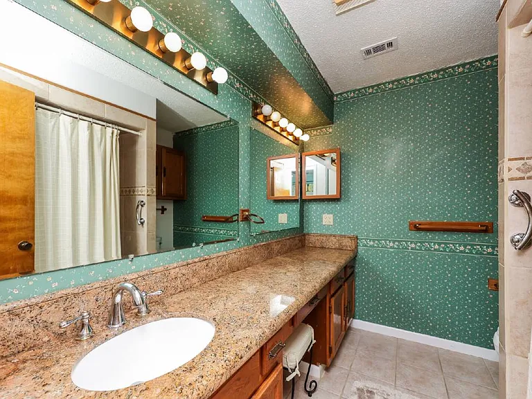 534 Aspendale Dr — Photo 8