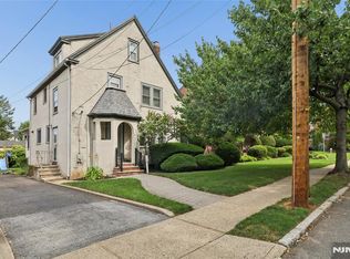 936 Red Rd, Teaneck, NJ 07666
