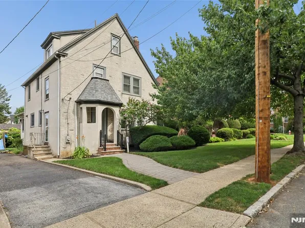936 Red Rd, Teaneck, NJ 07666