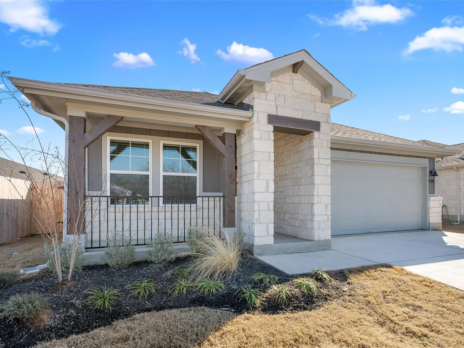 4 bed, 2.0 bath, 1688 sqft, $2,250 — Photo 2