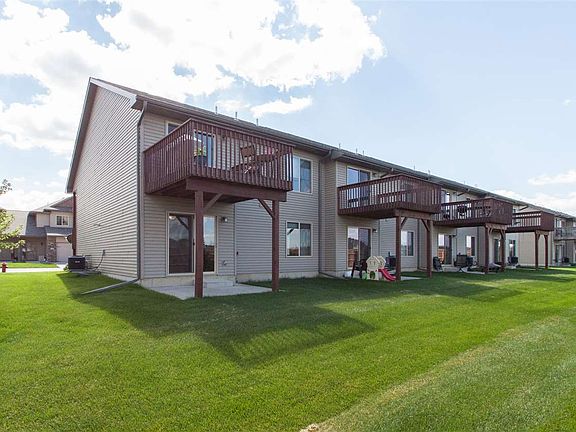 5th image of 1442 Marilyn Dr