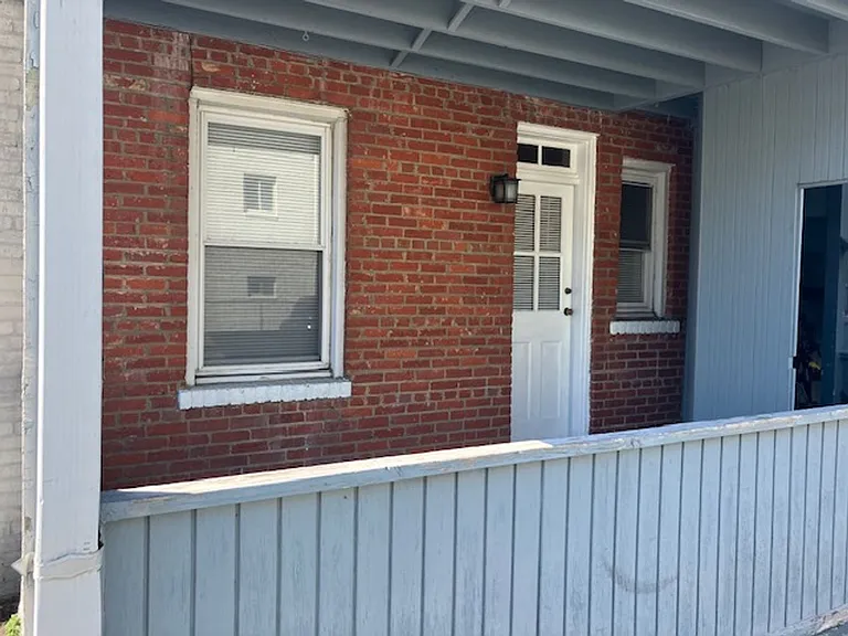2103 Mount Vernon Ave — Photo 2