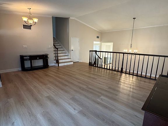 3rd image of 3810 Calle Clara Vis