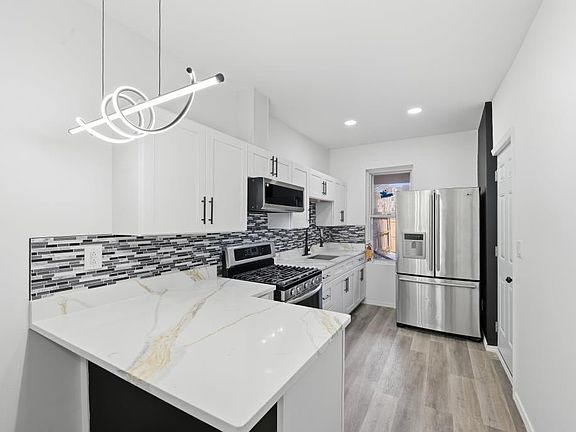 2nd image of 1119 Muhlenberg St #1