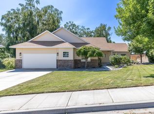 1313 Brookwood Ave, Richland, WA 99352