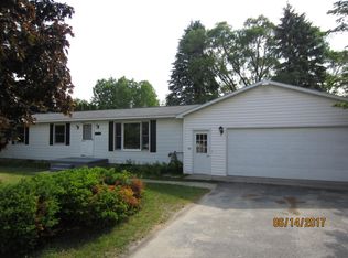 5818 Loeb Rd, Charlevoix, MI 49720