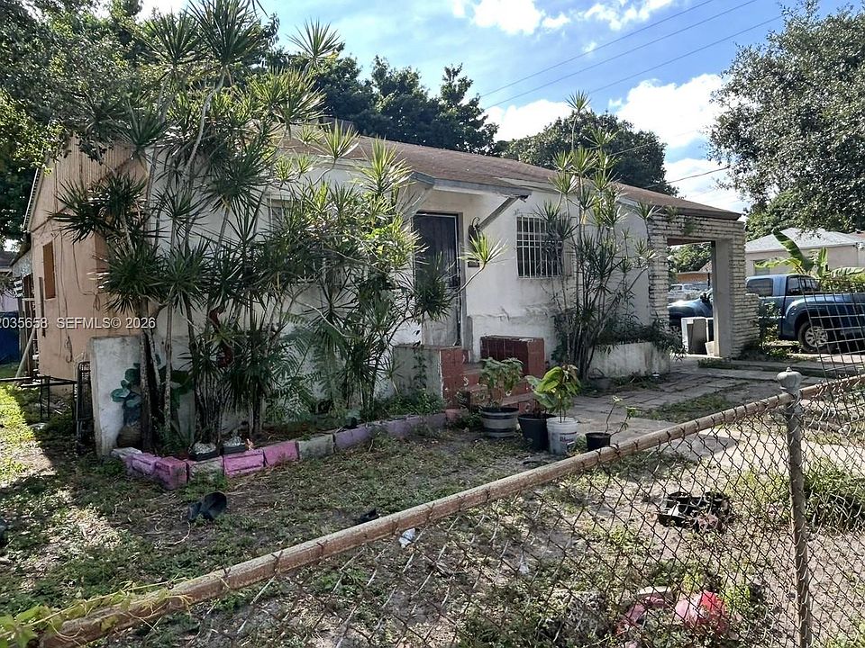 1st image of 1892 NW 42nd St