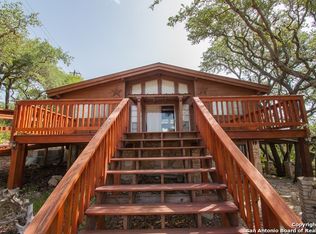 660 Heritage Hl, Canyon Lake, TX 78133