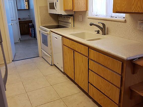 Corian counter paint cabs?