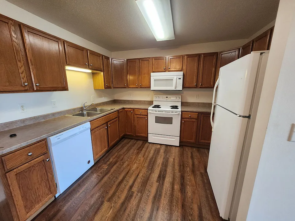 Eastern Hills Apartments