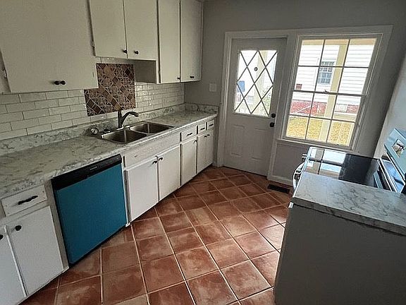 4th image of 5 Edgemont Ave
