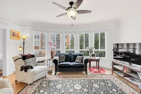 2 bed, 1000 sqft, $8,000 — Photo 3