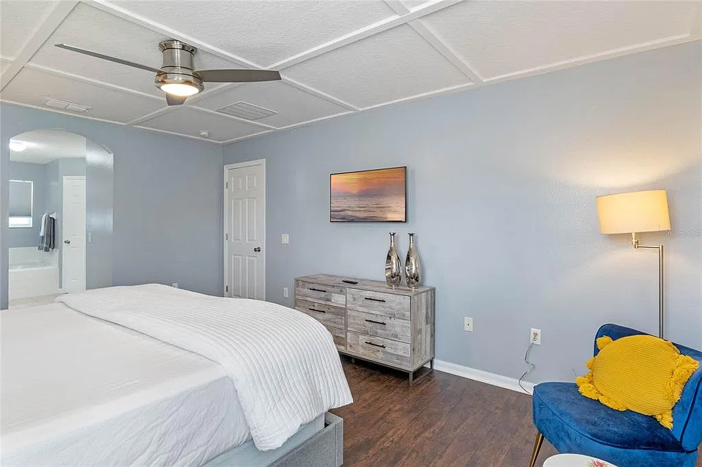 5 bed, 3.5 bath, 2459 sqft, $3,500 — Photo 3