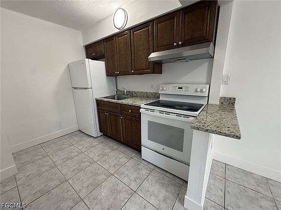 4th image of 2239 Jackson St #2265
