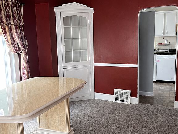 3rd image of 1326 W 106th St #1