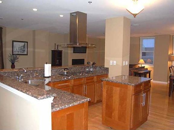 4th image of 110 E Washington St #5A