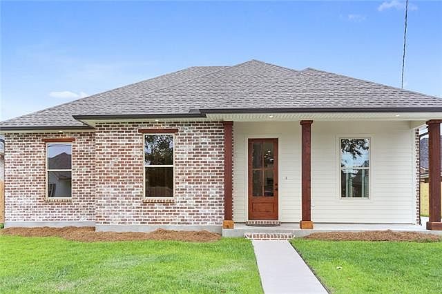 1st image of 2413 Pecan Dr