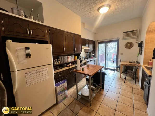 147 Withers Street image 2 of 6