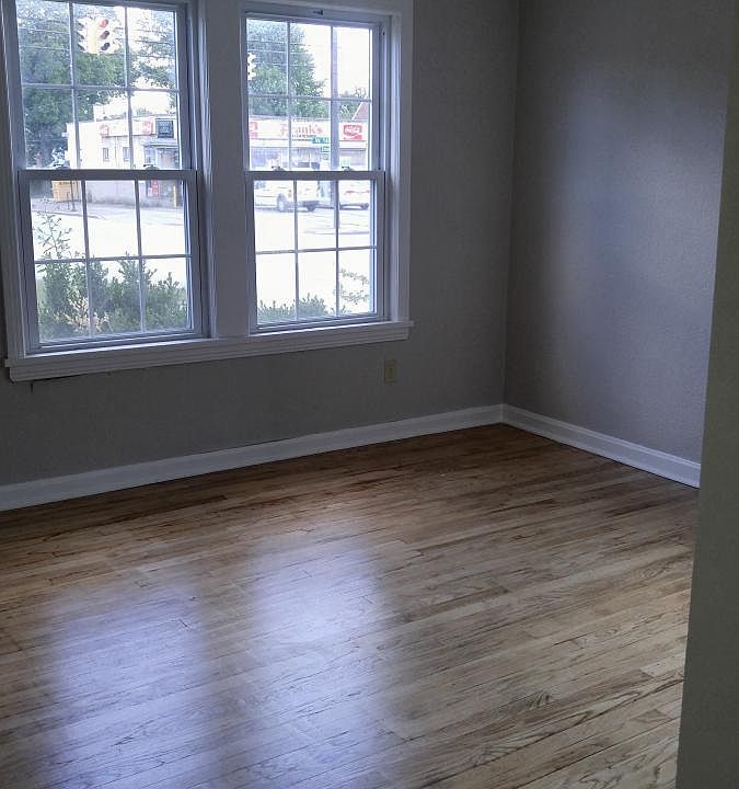 1st image of 4042 W 140th St