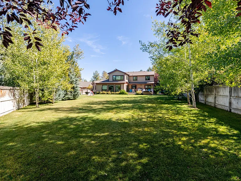 2689 Holiday Ranch Loop Rd — Photo 29
