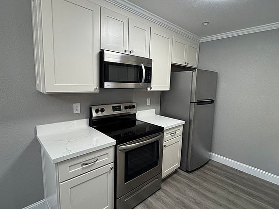 2nd image of 2001 Eastwood Dr APT 45