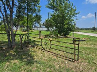 251 Rhoades Ln, Springtown, TX 76082