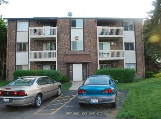 2296 Nichols Rd APT C, Arlington Heights, IL 60004