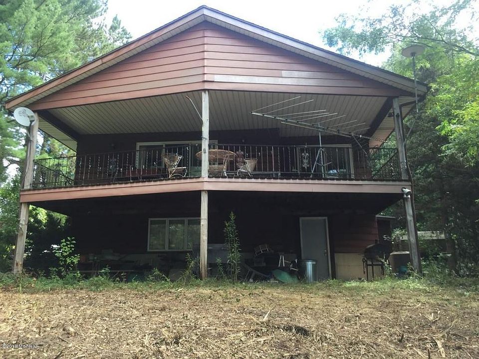 1st image of 13758 Pine Ct