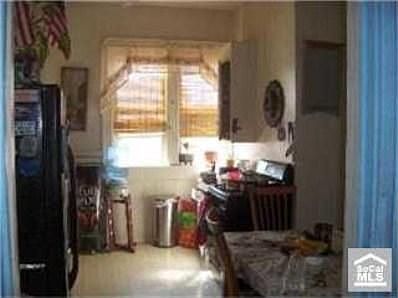 3rd image of 3436 Whiteside St