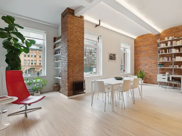 39 East 12th Street image 1 of 16