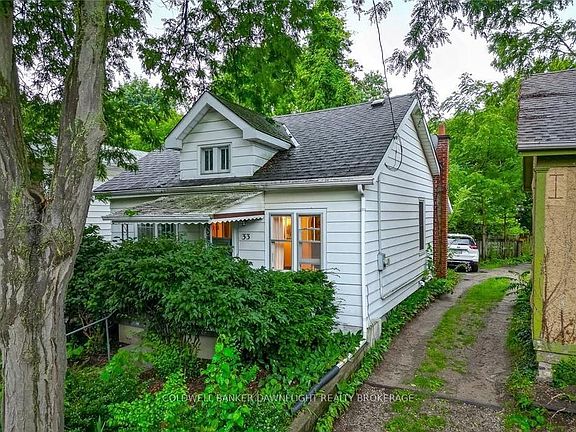 2nd image of 33 Palace St