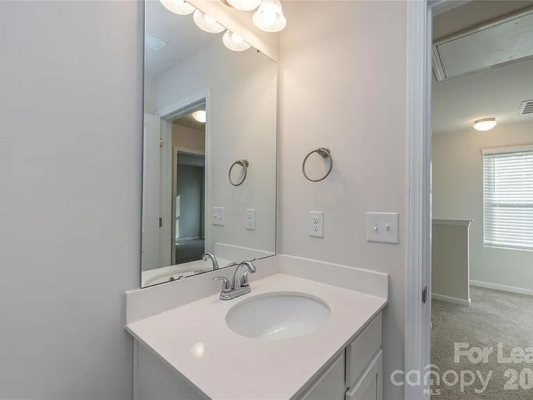 1419 Amhurst St — Photo 37