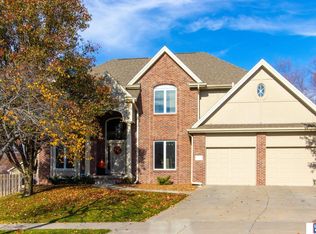 7630 Cross Creek Cir, Lincoln, NE 68516