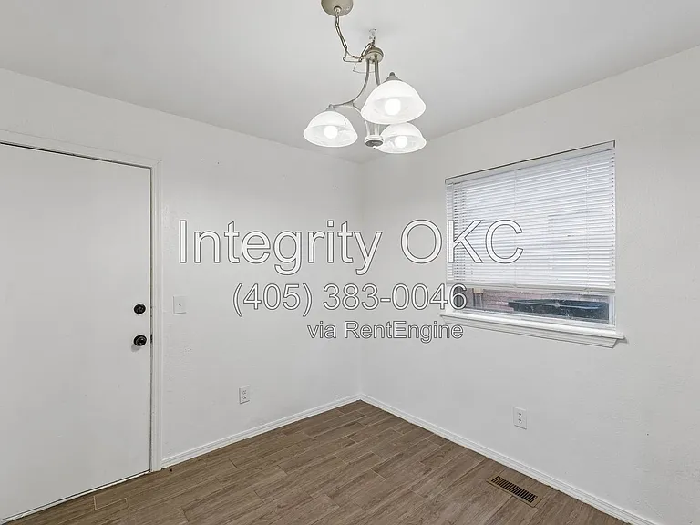 8514 Candlewood Dr — Photo 16